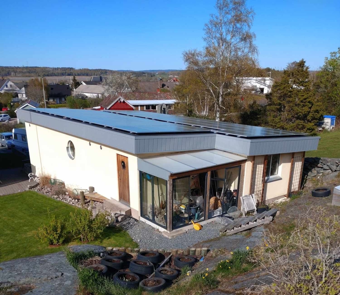 Solceller på hustak.